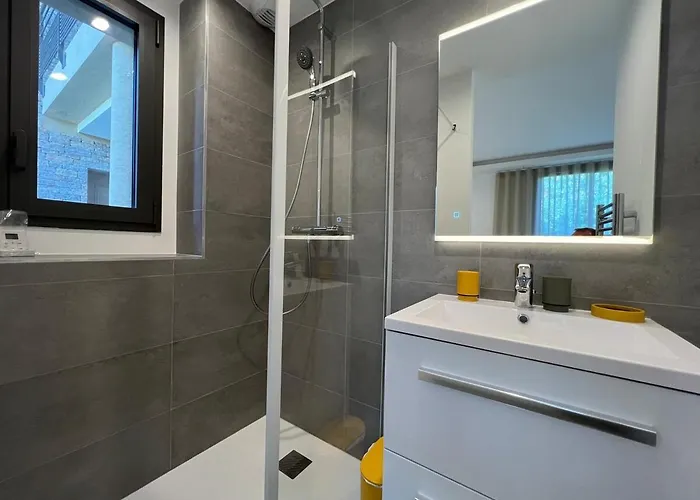 La Croisette, Yourhosthelper